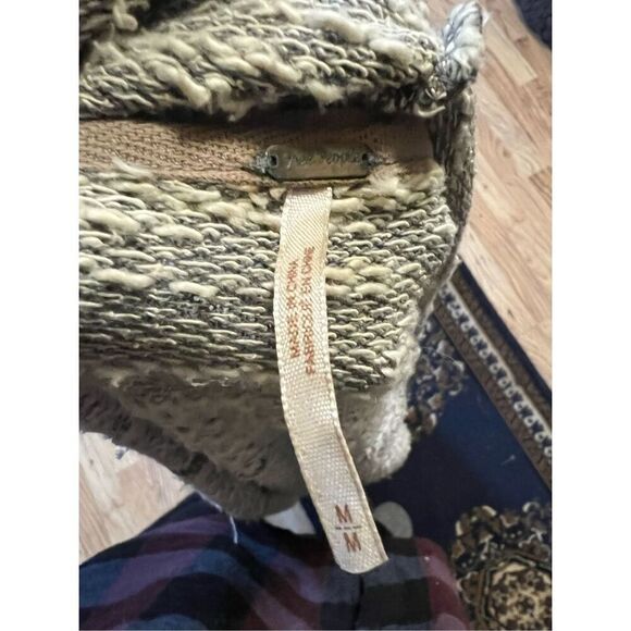 Free People Boho In The Loop Grey and Cream Water Fall Zip Sleeve Oversized Card - Picture 10 of 11